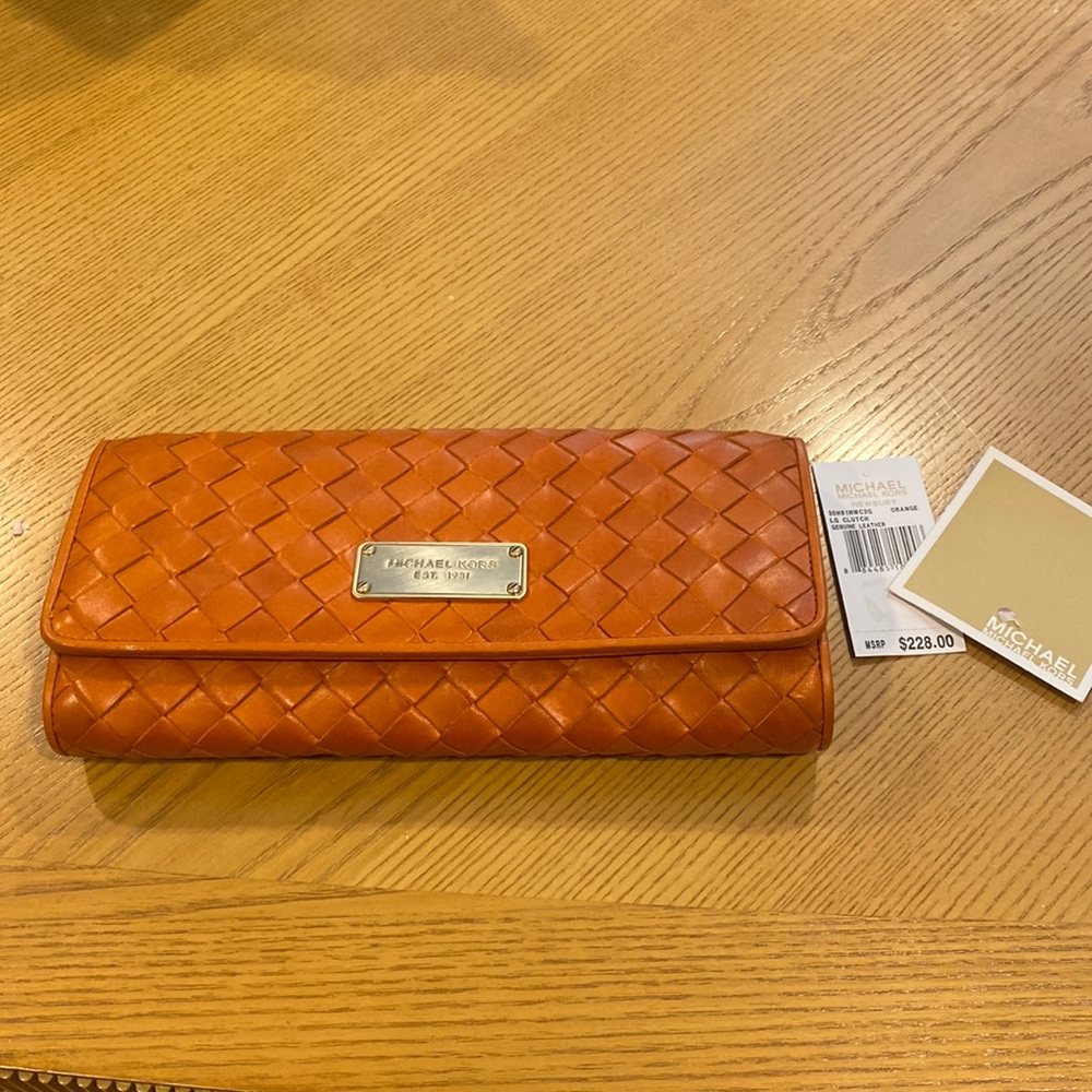 Authentic Michael KORS clutch